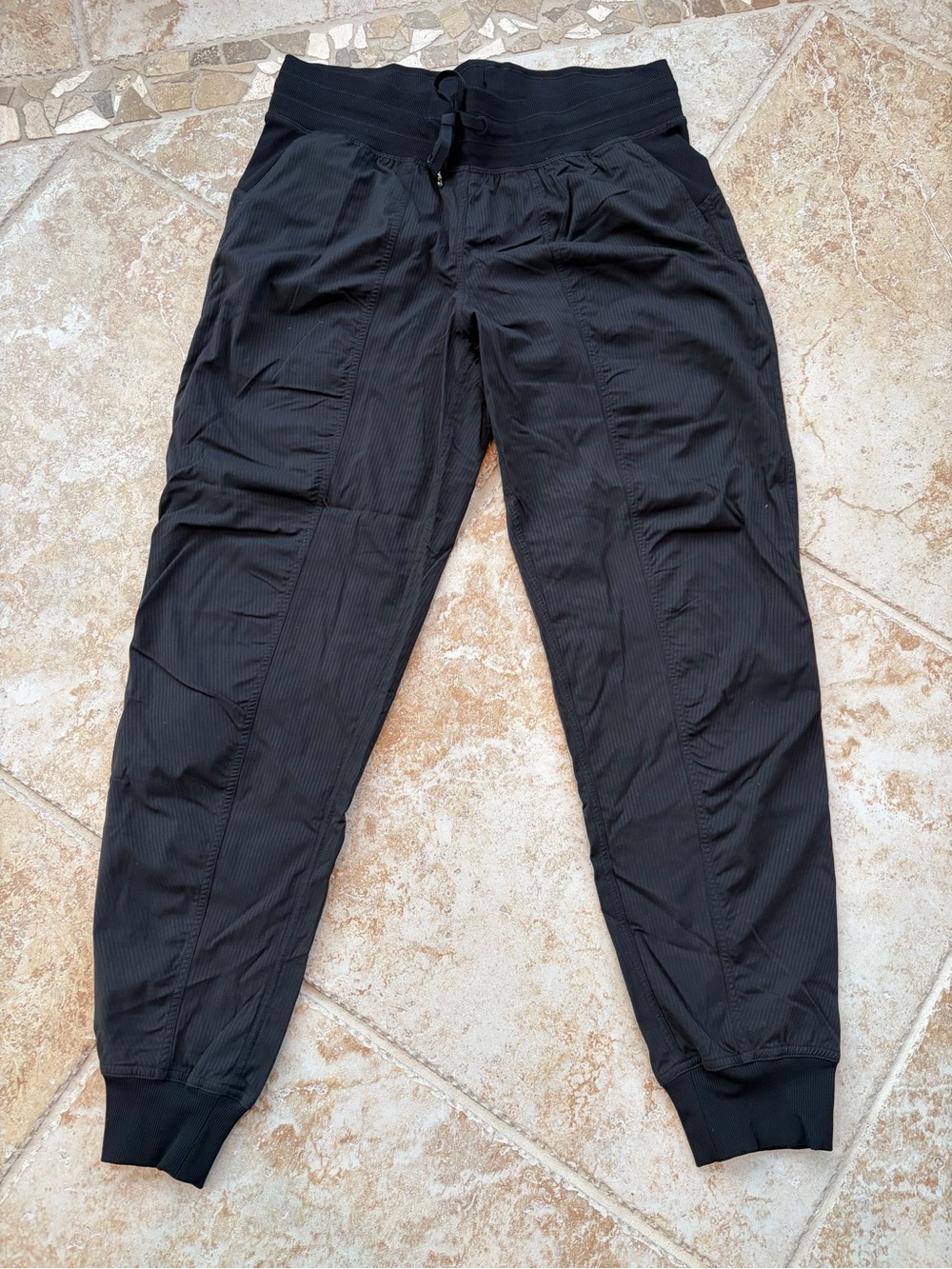 Lululemon Dance studio Black Jogger Pants - size 8